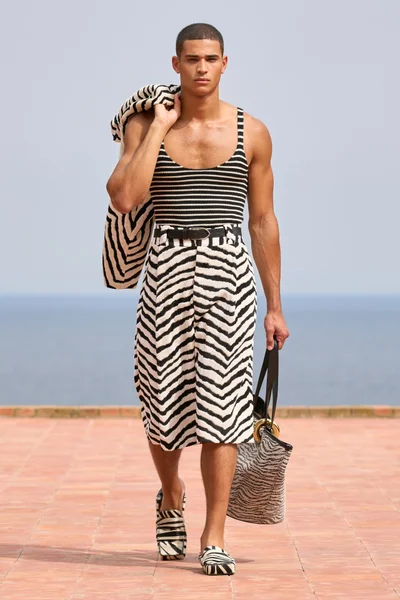 Look 11